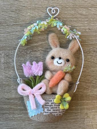 羊毛フェルト春うさぎ