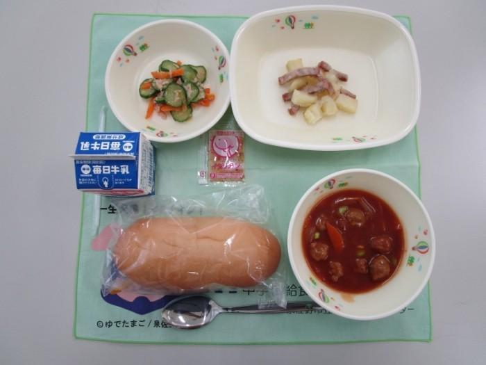 牛乳 コッペパン ミートボールシチュー ジャーマンポテト ツナときゅうりのサラダ