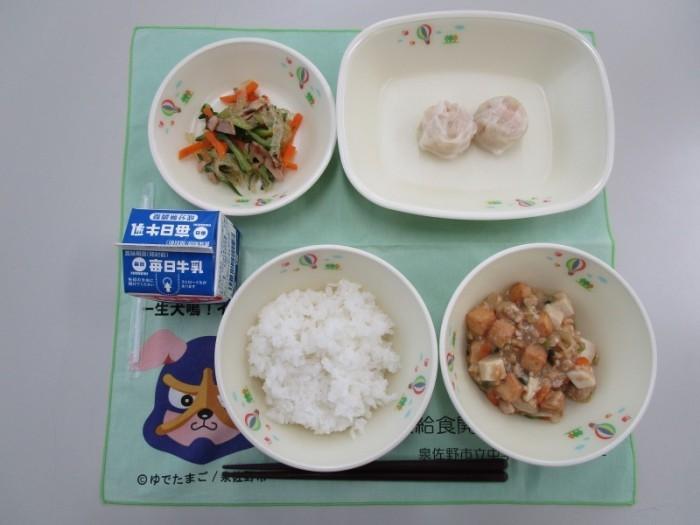 牛乳 マーボー丼 えびしゅうまい 中華和え