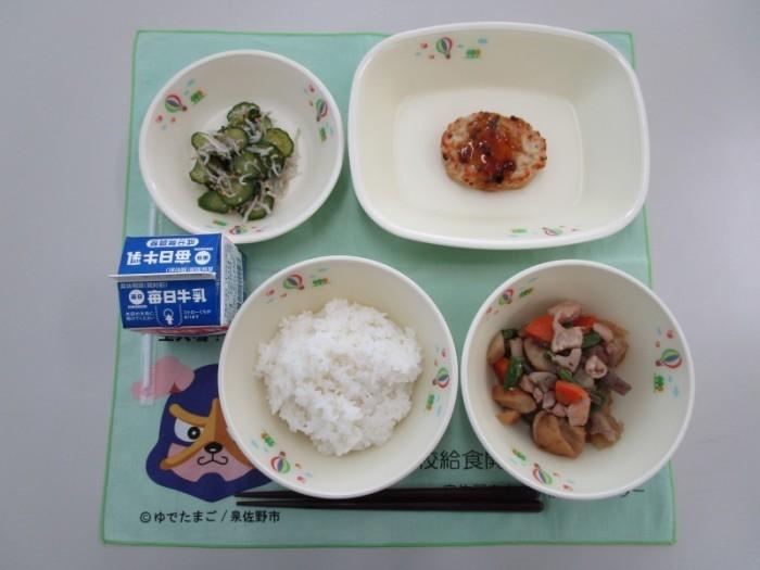 牛乳 ごはん 筑前煮 豆腐ハンバーグ きゅうりとしらすの酢の物