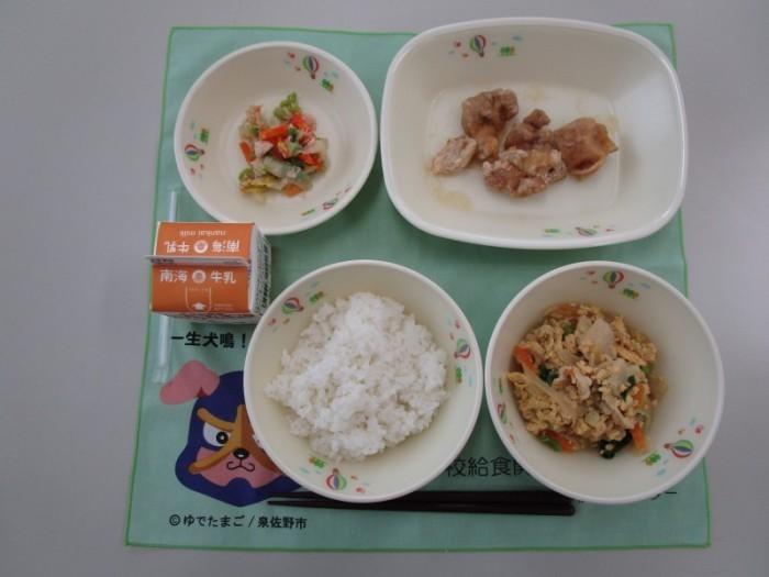 牛乳 あぶ卵丼 揚げ鶏のおろししょうゆかけ 白菜のおひたし