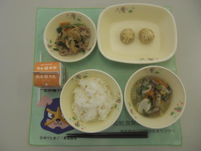 牛乳 ごはん プルコギ トックスープ ショーロンポー