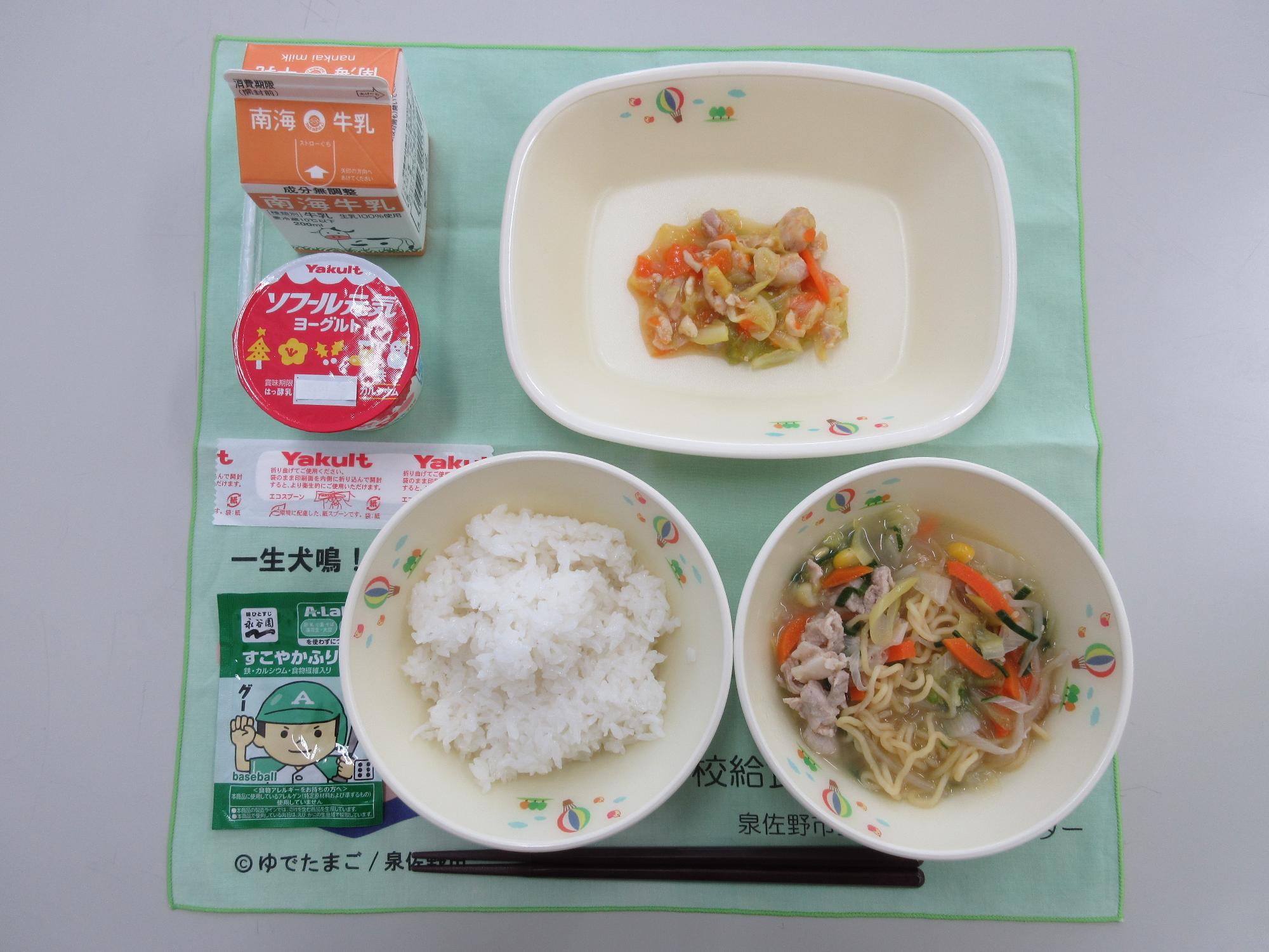 牛乳 ごはん・ふりかけ ラーメン 箸がすすむ!ガーリックチキンのキャベツ炒め ヨーグルト