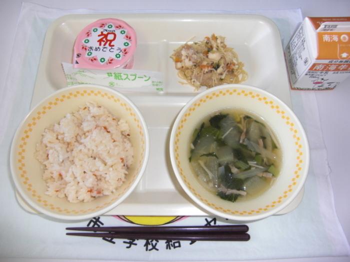 炊きこみチャーハン チャンプルー冬瓜のスープ 入学お祝いデザート