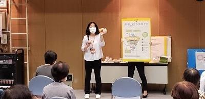 生活習慣病予防教室の栄養の話の様子