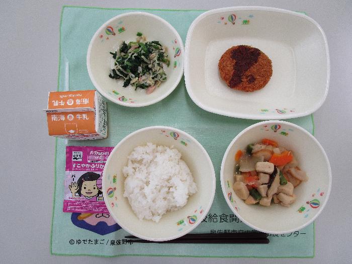 3月17日 牛乳 ごはん・ふりかけ 高野豆腐の煮物 ミンチカツ おひたし