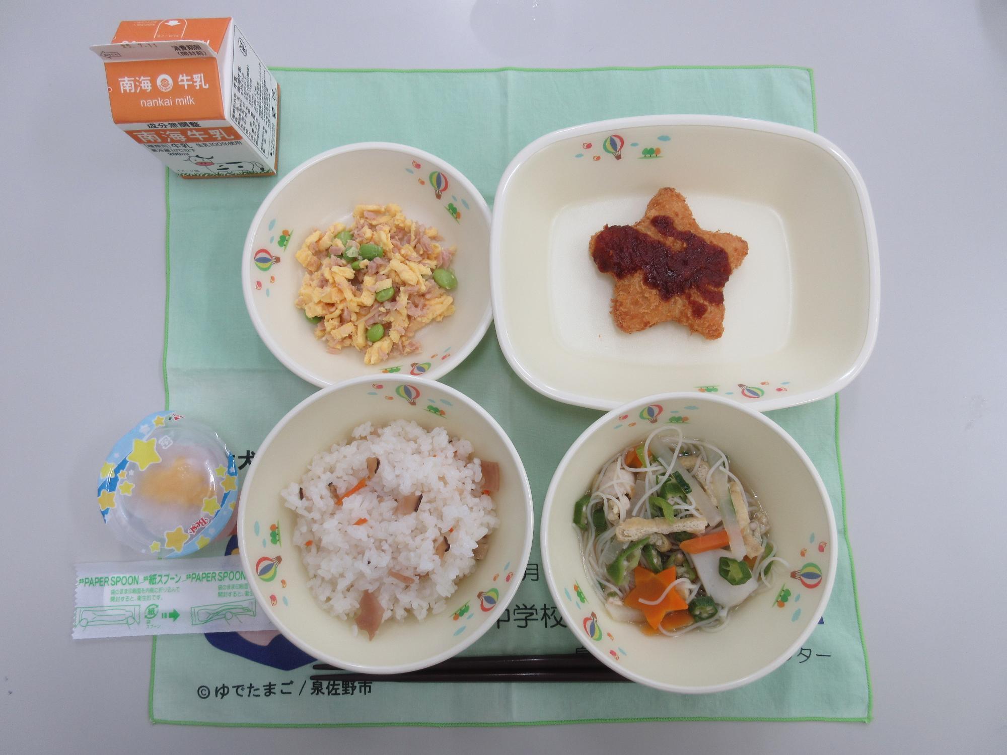 牛乳 卵とツナのちらし寿司 七夕にゅうめん汁 星型コロッケ 七夕ゼリー