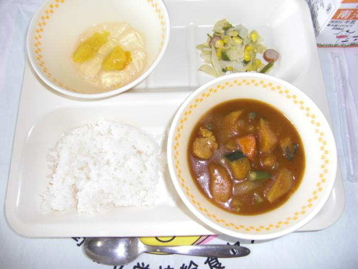 牛乳 夏野菜のカレーライス カラフルソテー フルーツポンチ