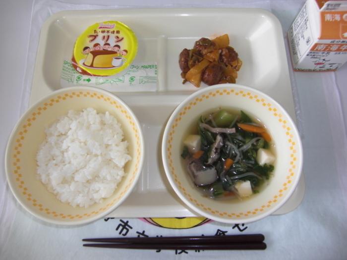 9月3日 牛乳 ごはん ミートボールの酢豚風 豆腐の中華スープ 豆乳プリン