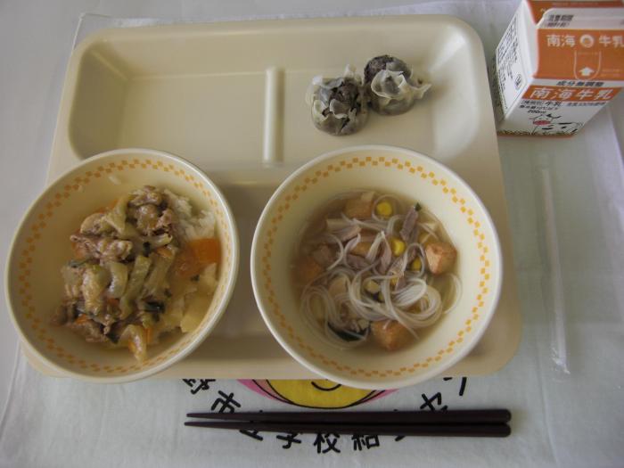 牛乳  肉野菜たっぷり丼  ひじきしゅうまい  ポーク汁ビーフン