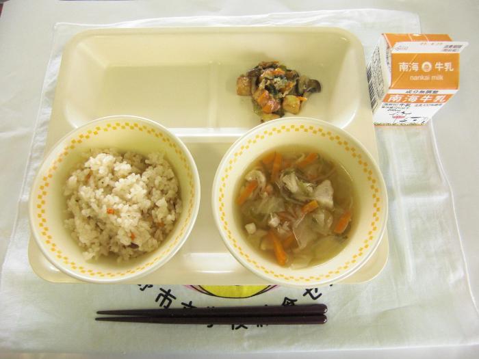 牛乳・炊き込みチャーハン・鶏塩ラーメン・オイスターソース炒め
