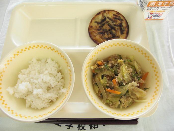 牛乳・ごはん・担々麺・チヂミ