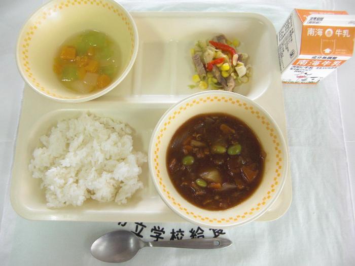 牛乳・ハヤシライス・カラフルソテー・フルーツポンチ