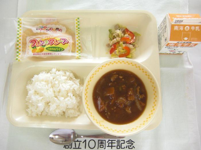 牛乳・ハヤシライス・カラフルソテー・豆乳とパインの米粉クレープ