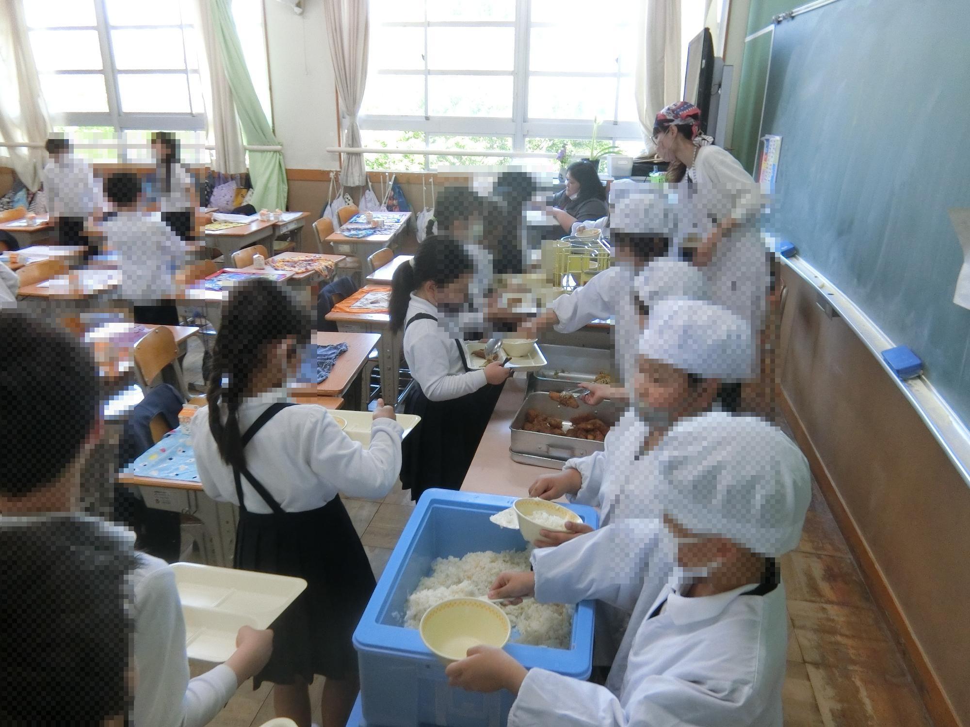 給食
