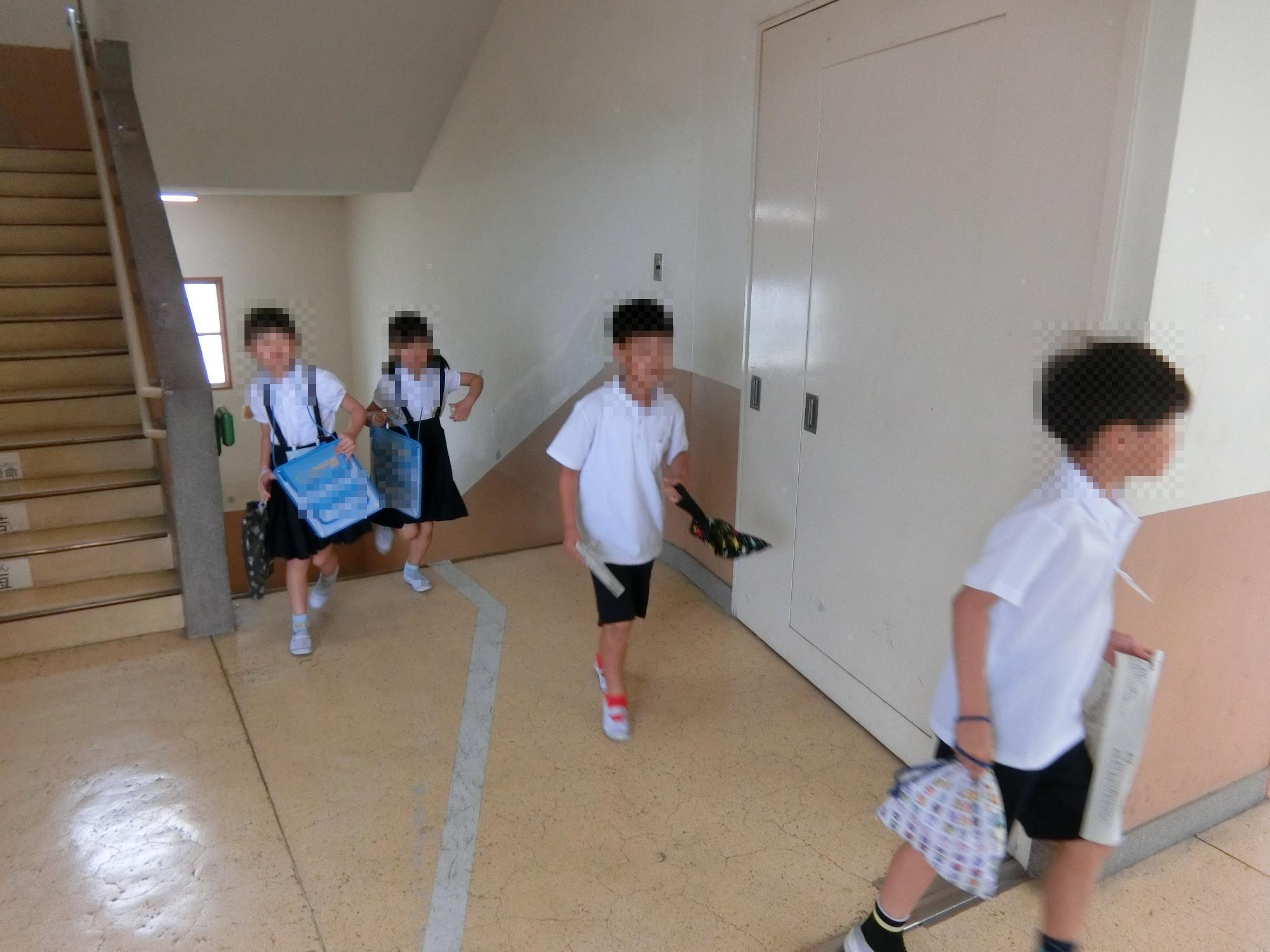 学校探検
