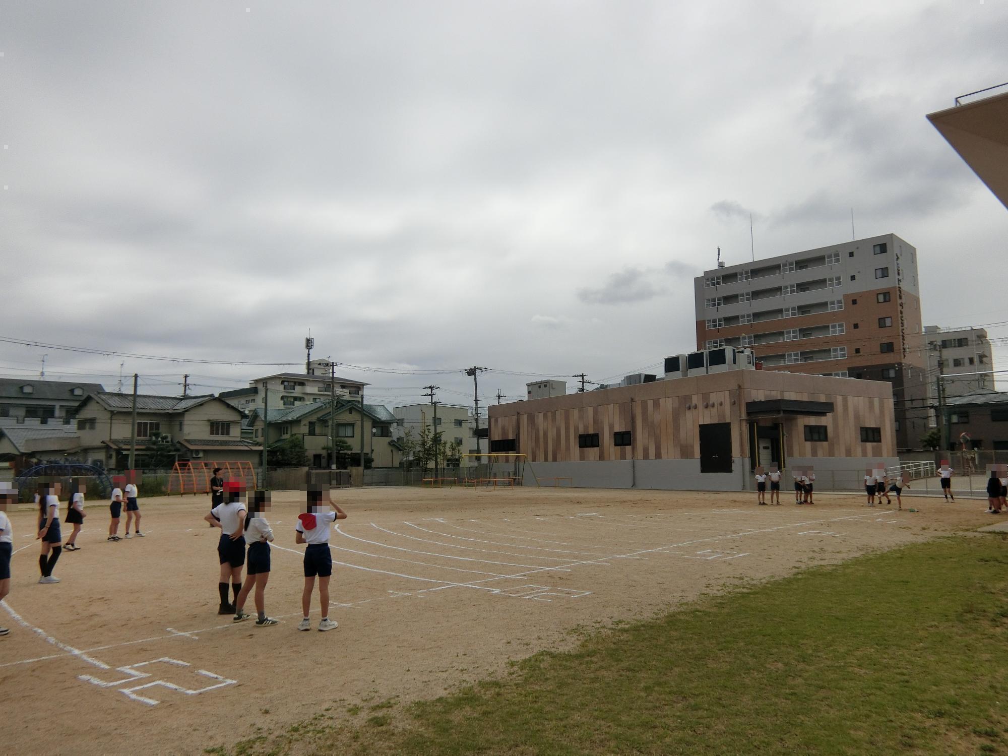 ソフトボール投げ