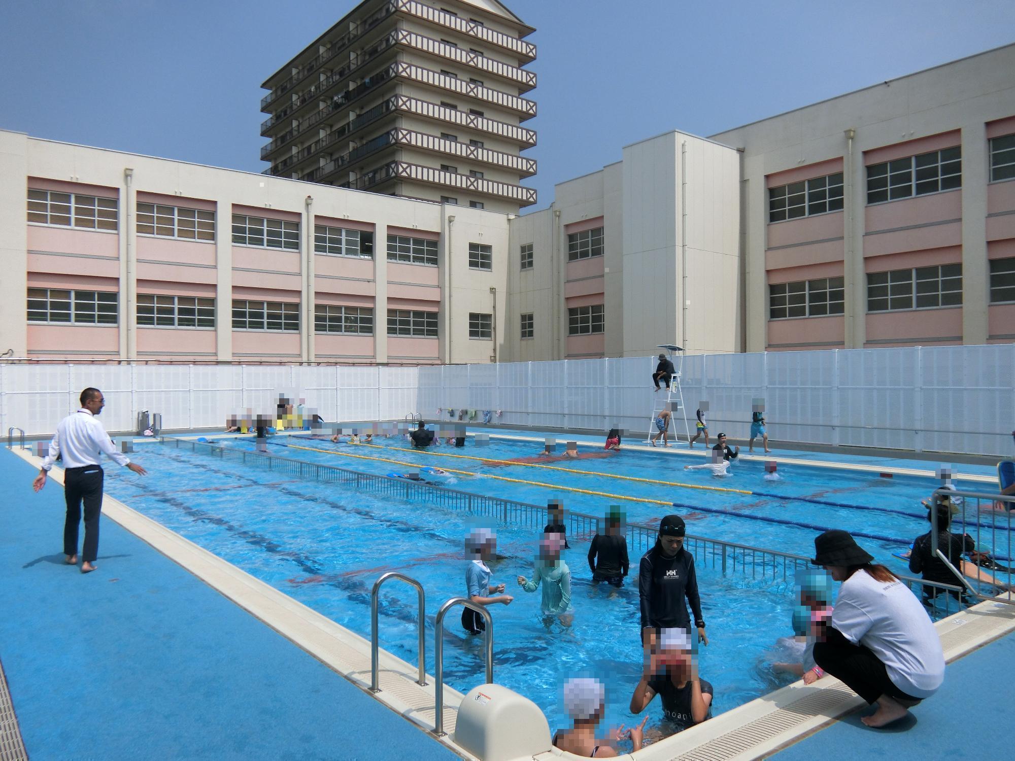 学校水泳