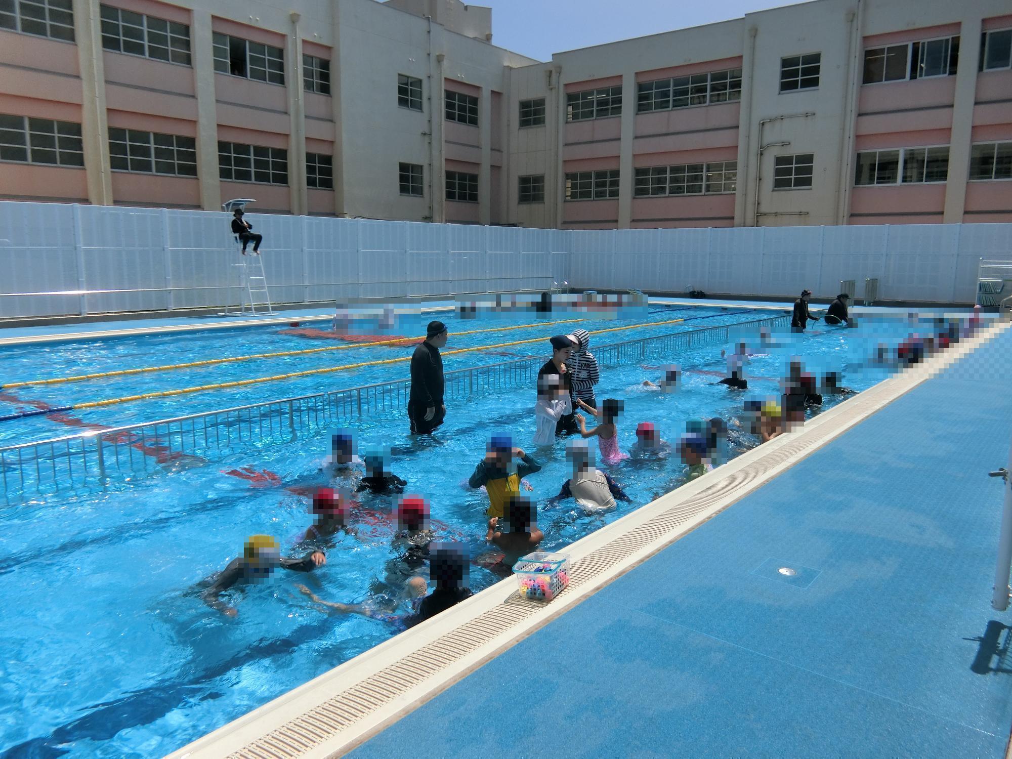 学校水泳