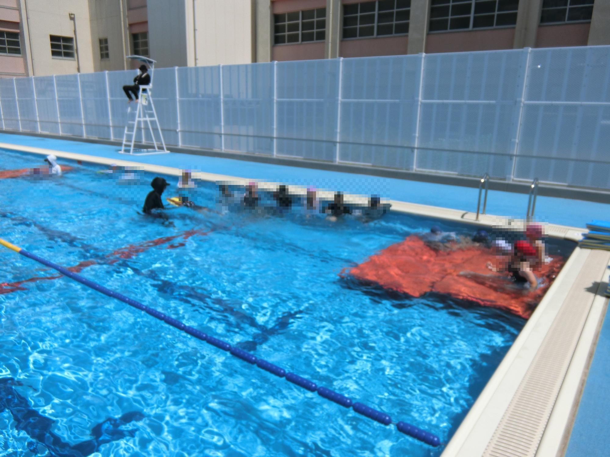 学校水泳