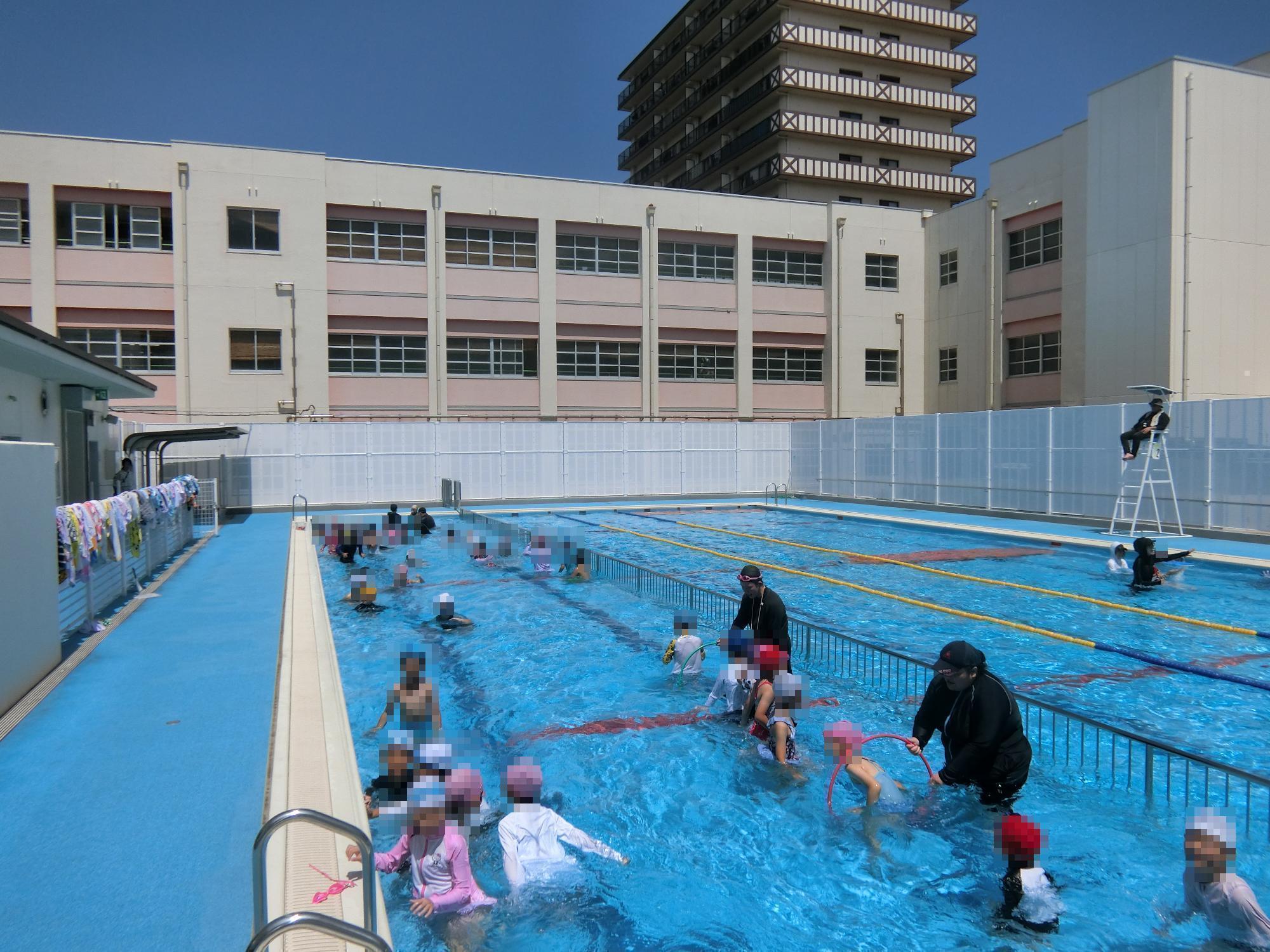 学校水泳