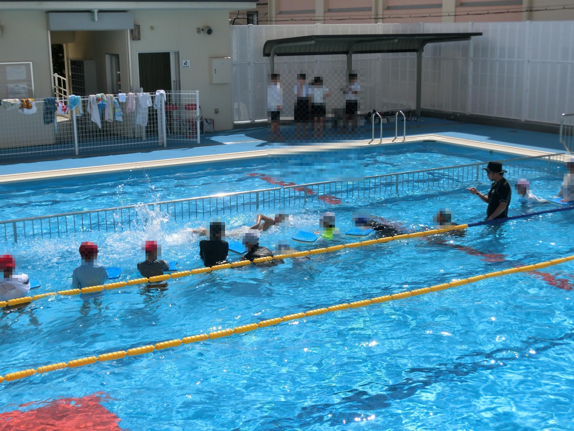学校水泳