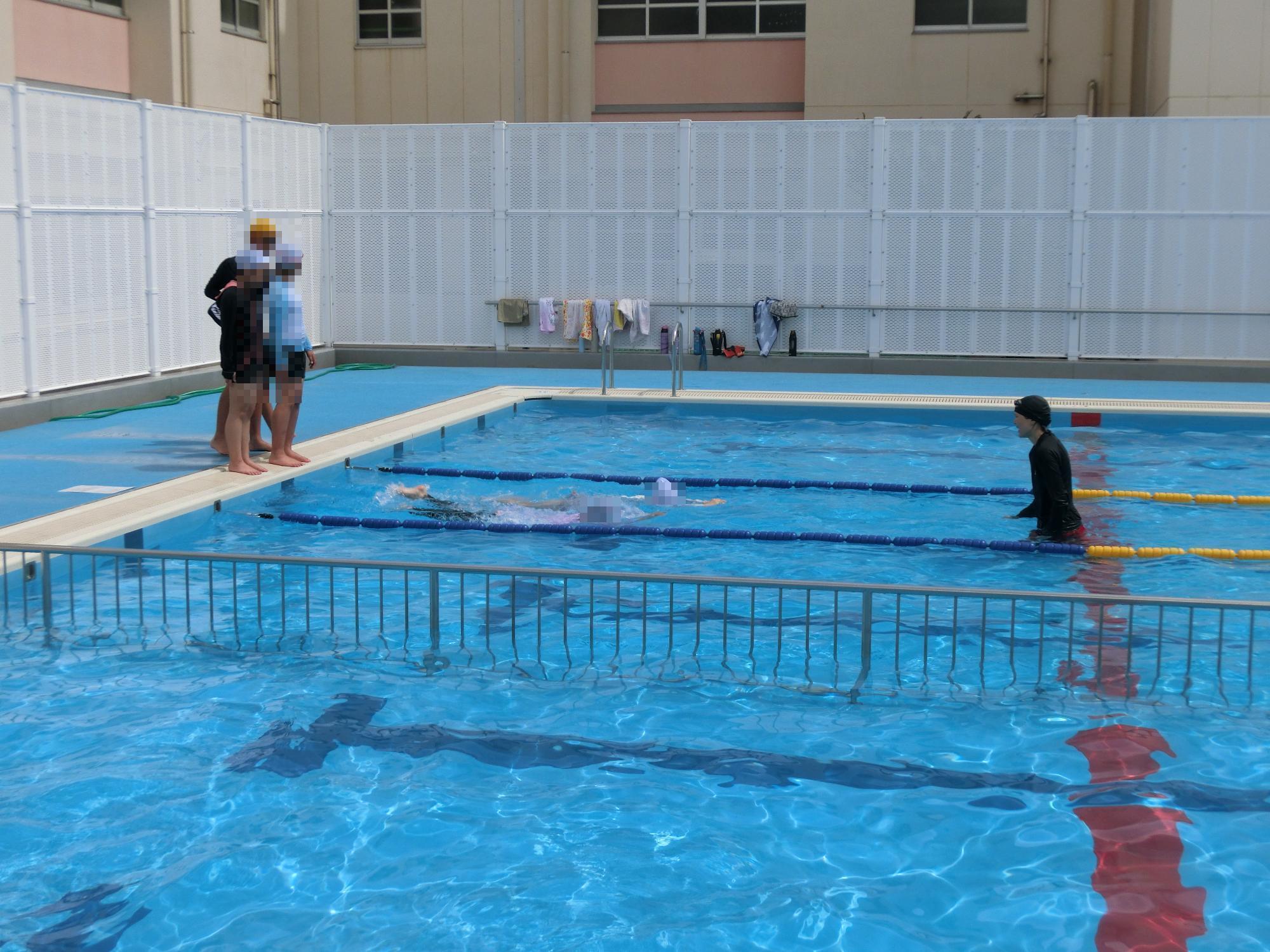 学校水泳