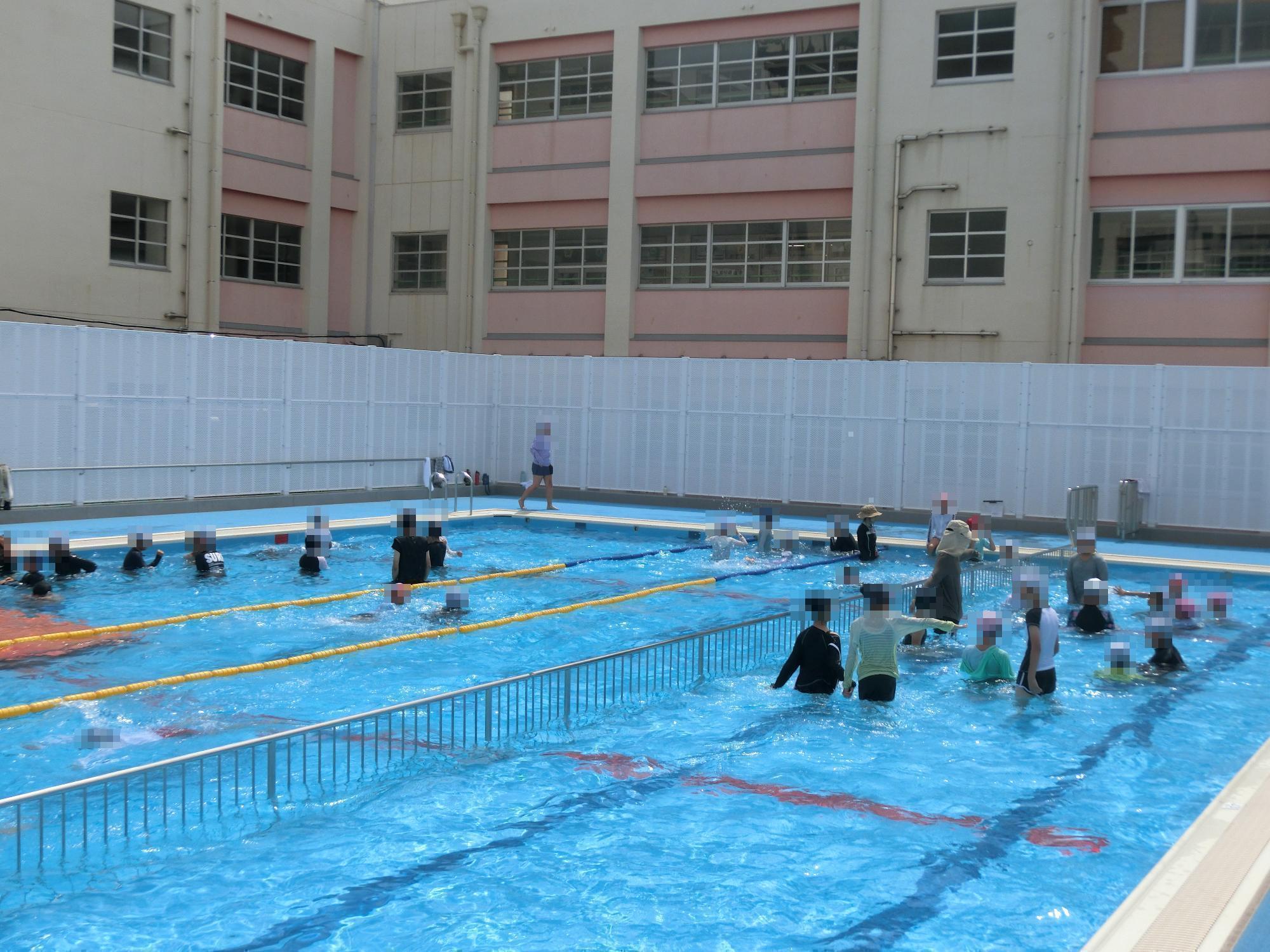 学校水泳