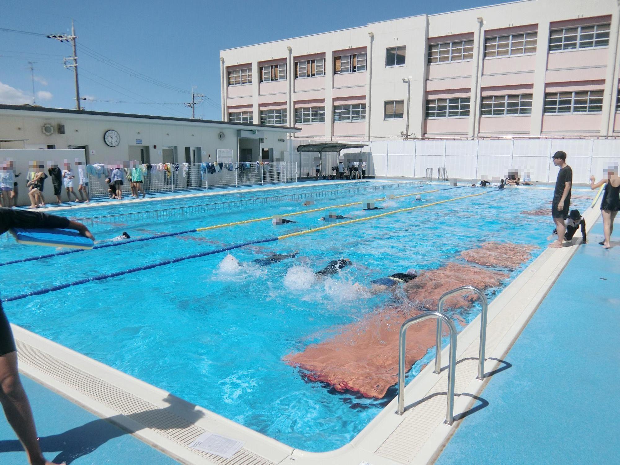 学校水泳
