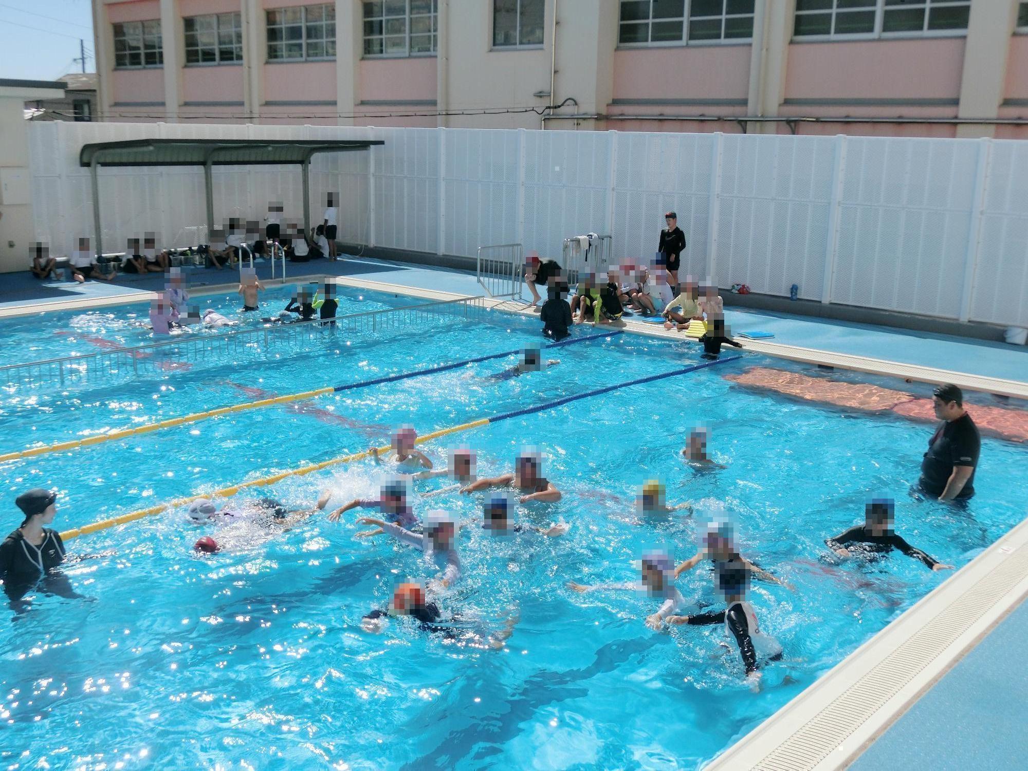 学校水泳