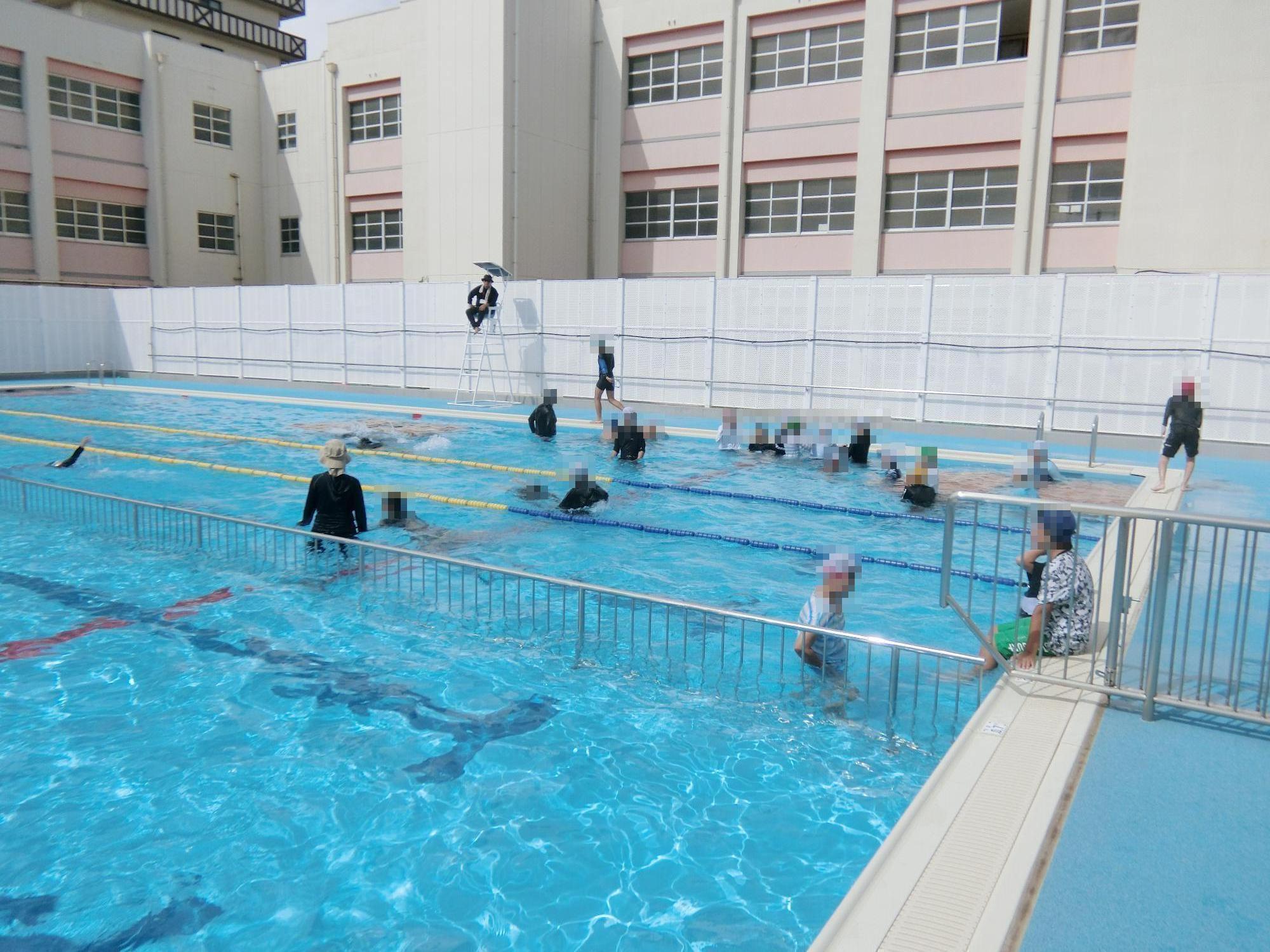 学校水泳