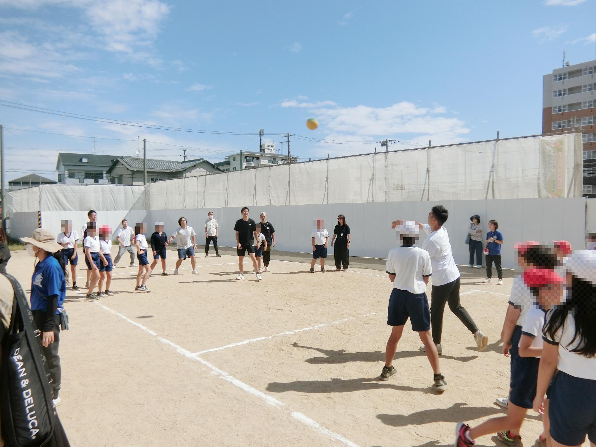 ふれあいドッジボール