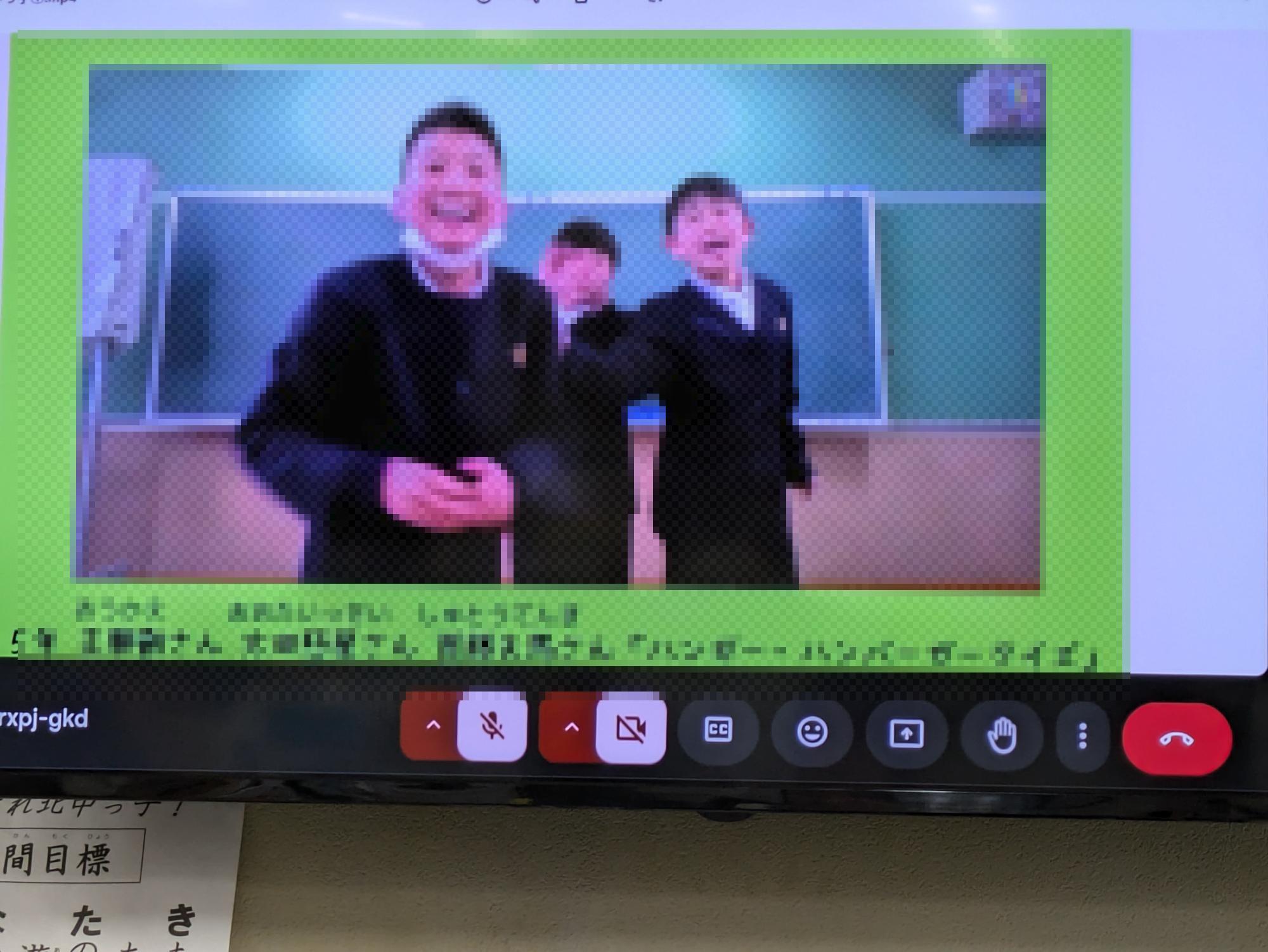 １