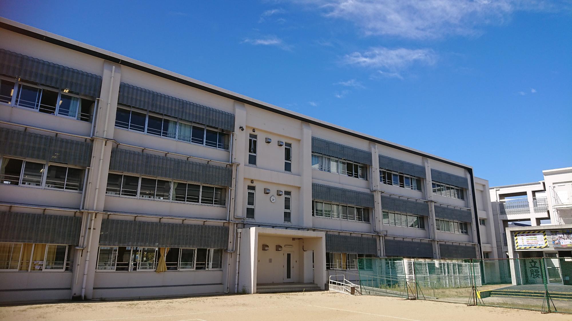 １