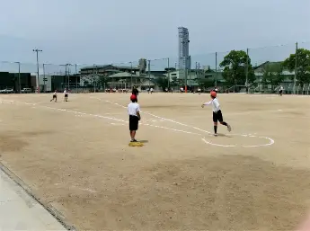 ソフトボール投げ